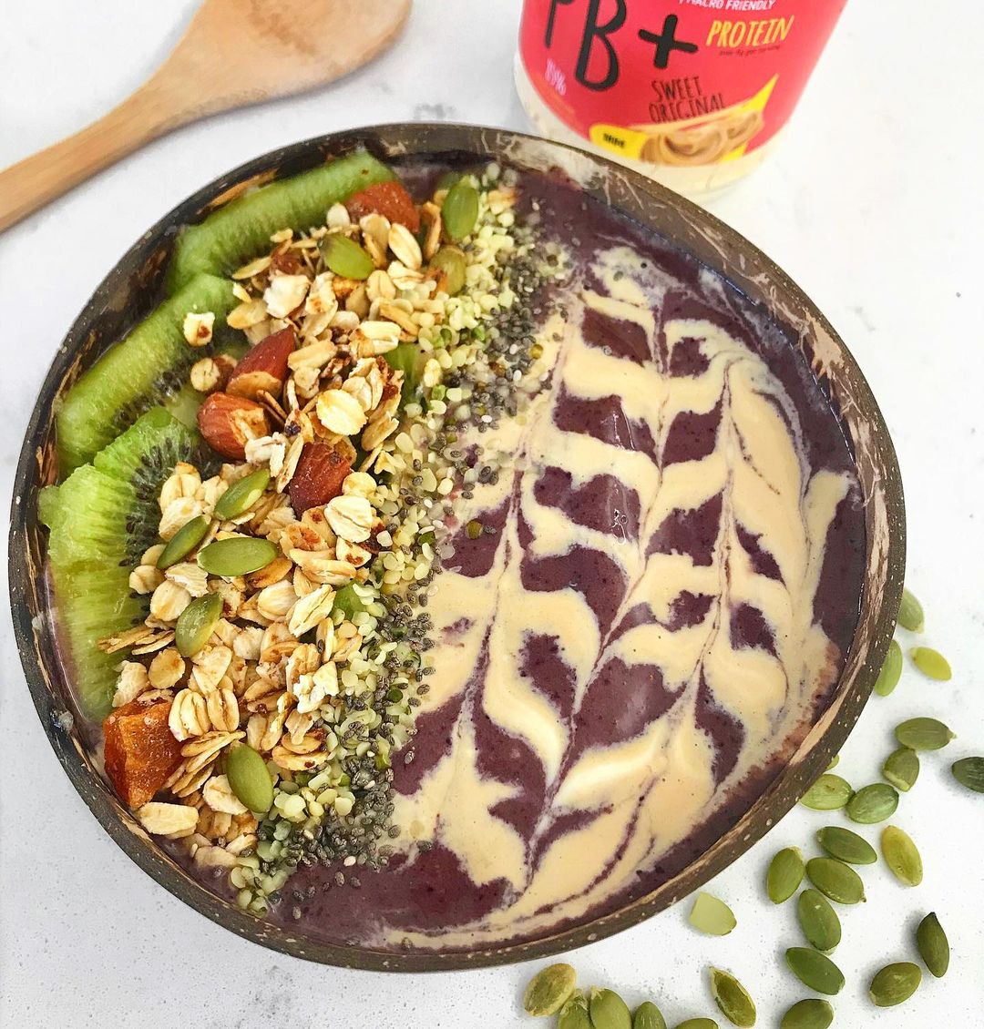 Nutritious Smoothie Bowl with Berries and Protein