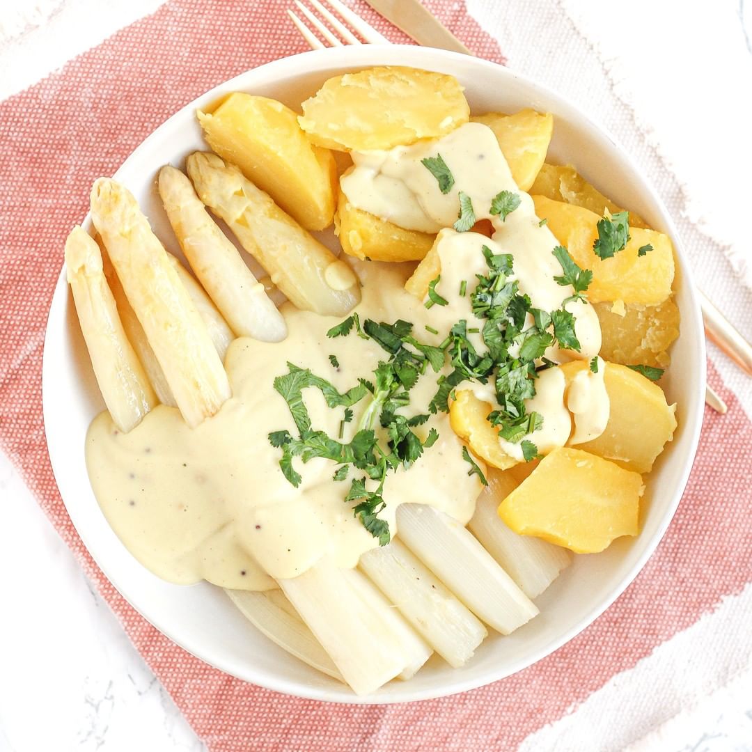 White Asparagus with Vegan Hollandaise