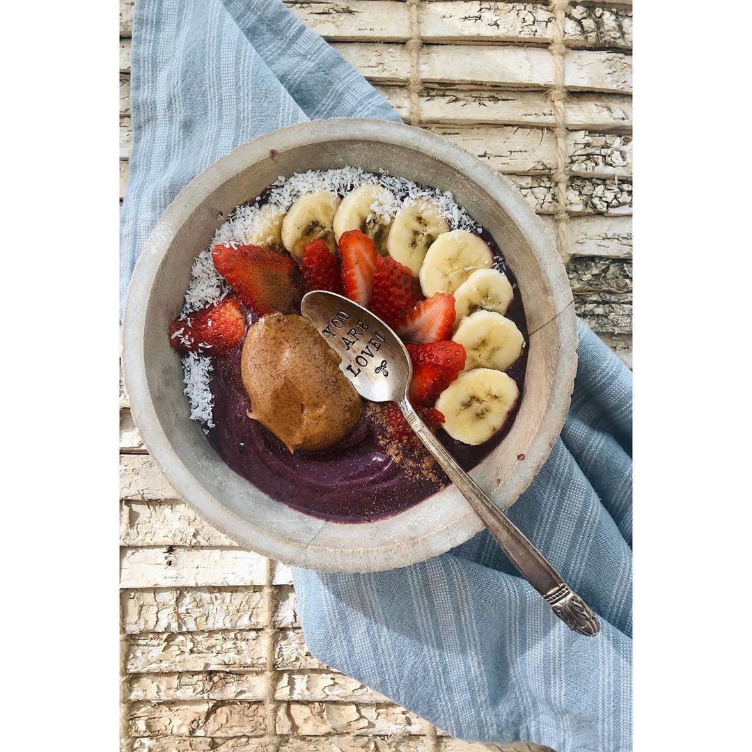 Homemade Acai Bowl with Frozen Banana and Fruits