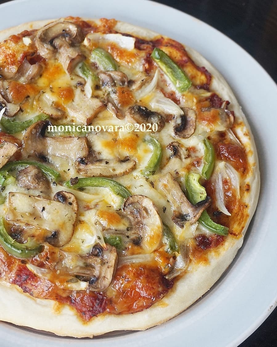 Homemade Pizza with Vegetable Toppings