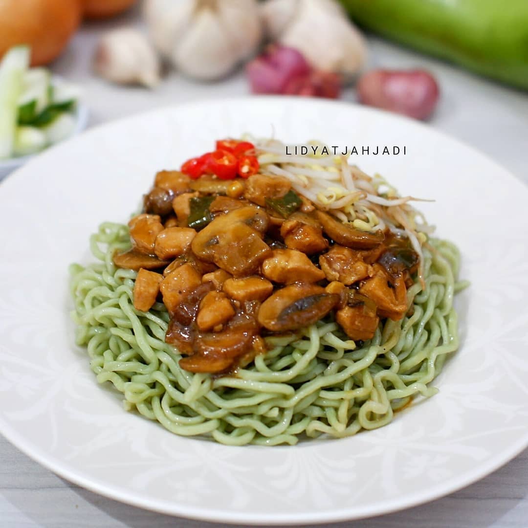 Chicken and Mushroom Noodles