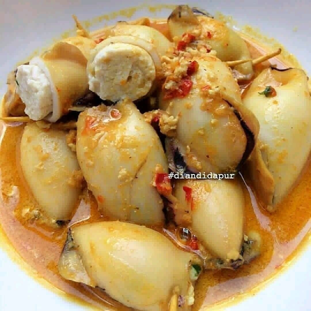 Indonesian Stuffed Squid with Sauce