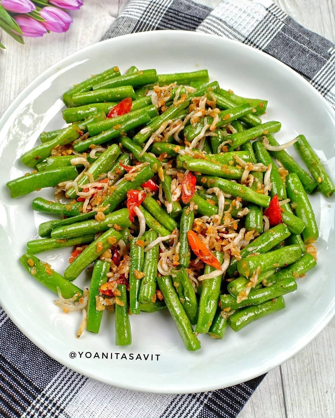 Stir-Fried Green Beans with Anchovies