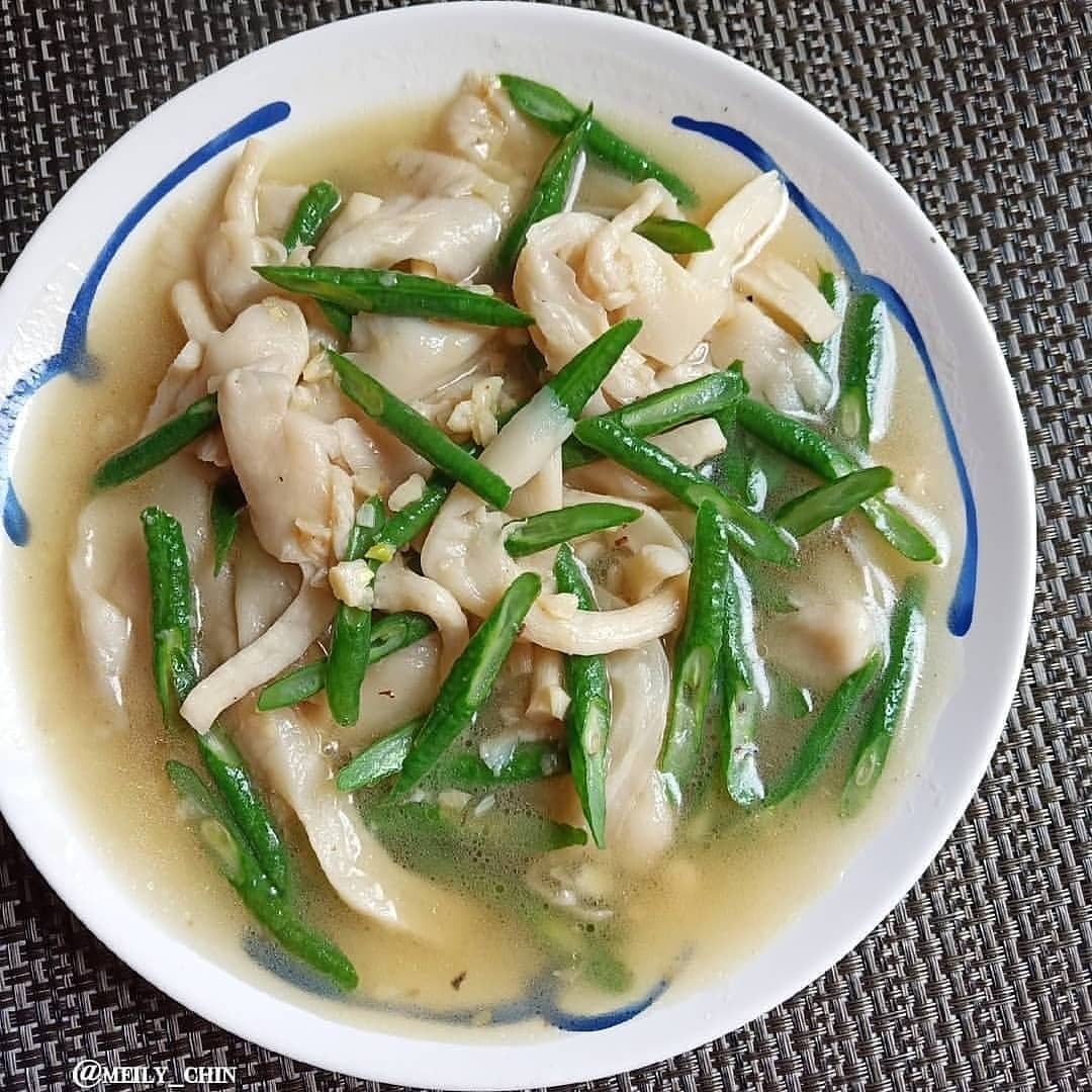 Oyster Mushroom and Water Spinach Stir-Fry