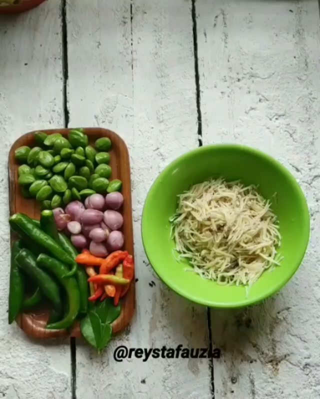 Green Sambal with Anchovies and Petai