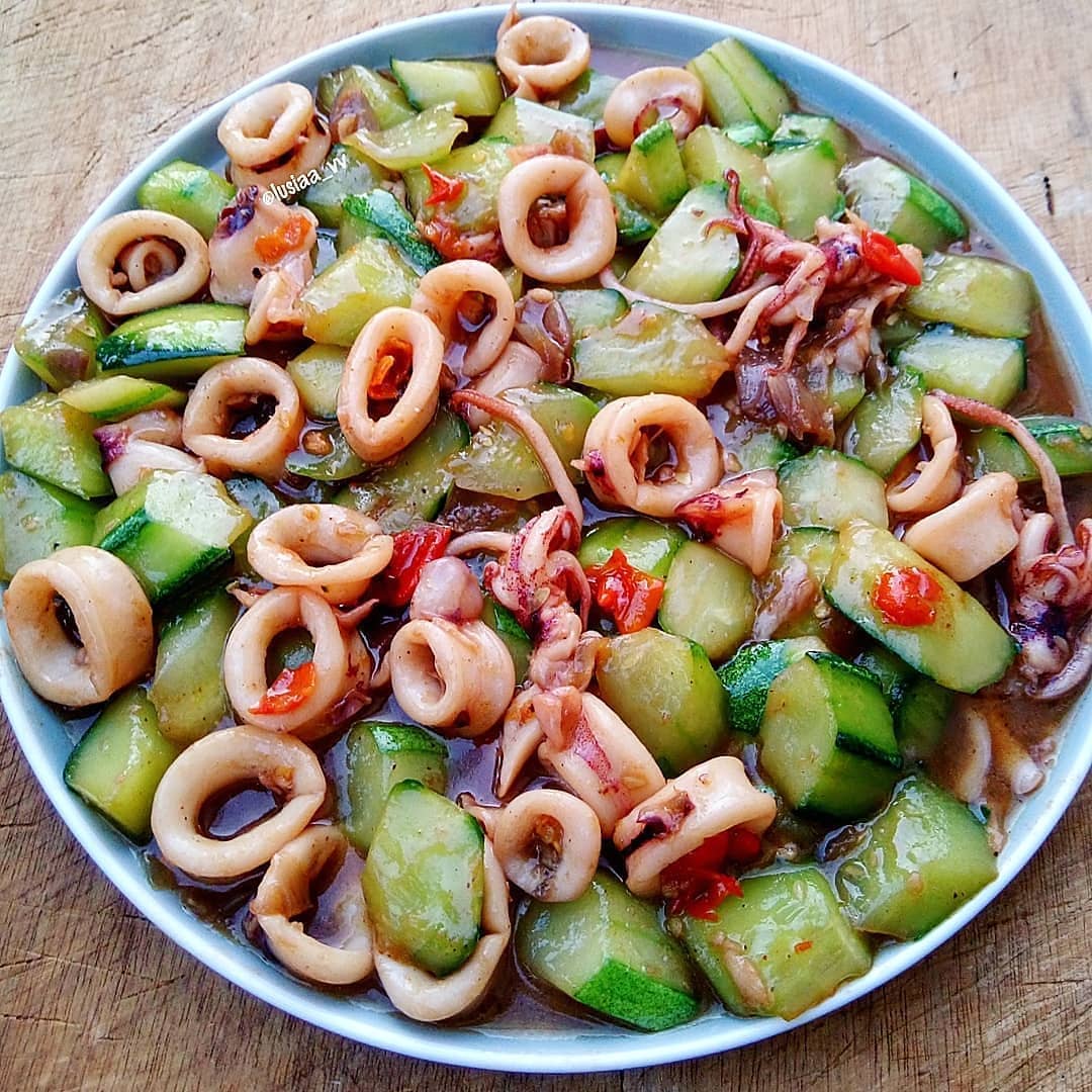 Squid and Cucumber Stir-Fry
