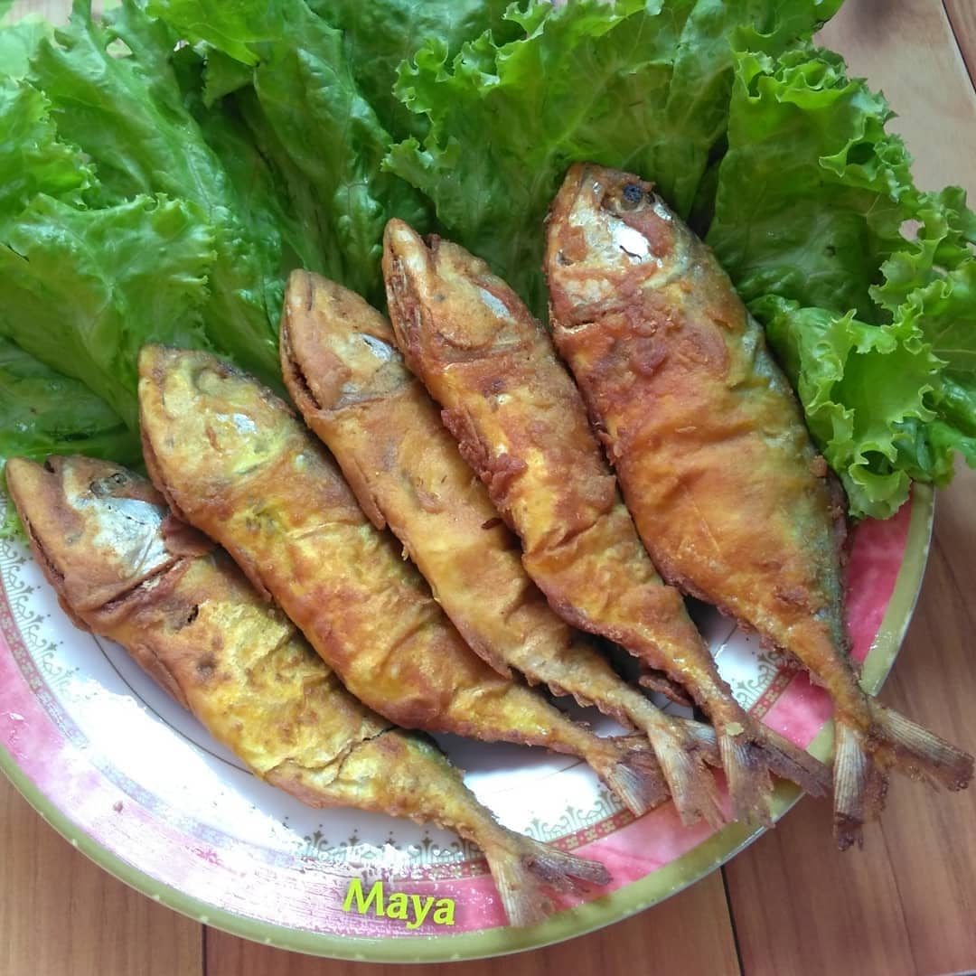 Fried Mackerel with Flour Coating