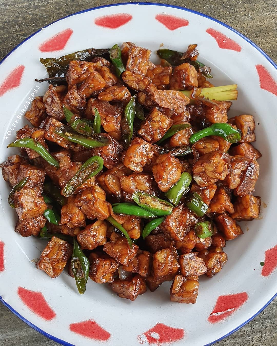 Stir-Fried Tempe with Green Chilies