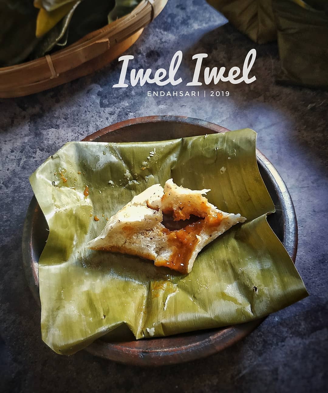 Steamed Glutinous Rice Parcels with Filling
