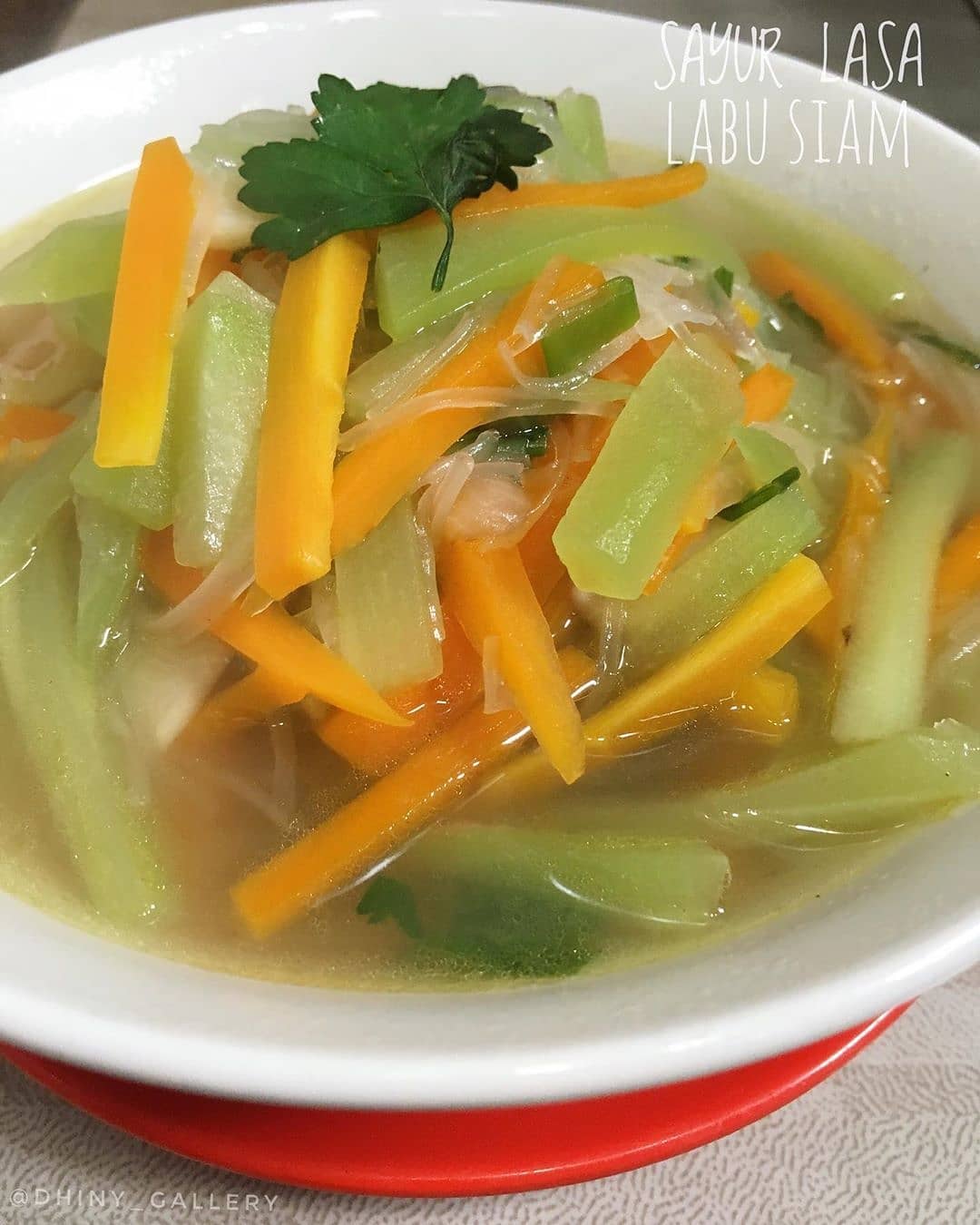 Indonesian Chayote and Carrot Stir-Fry