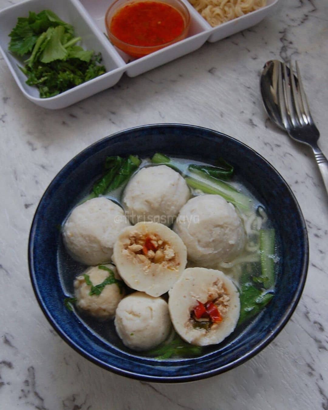 Spicy Chicken-Stuffed Meatballs