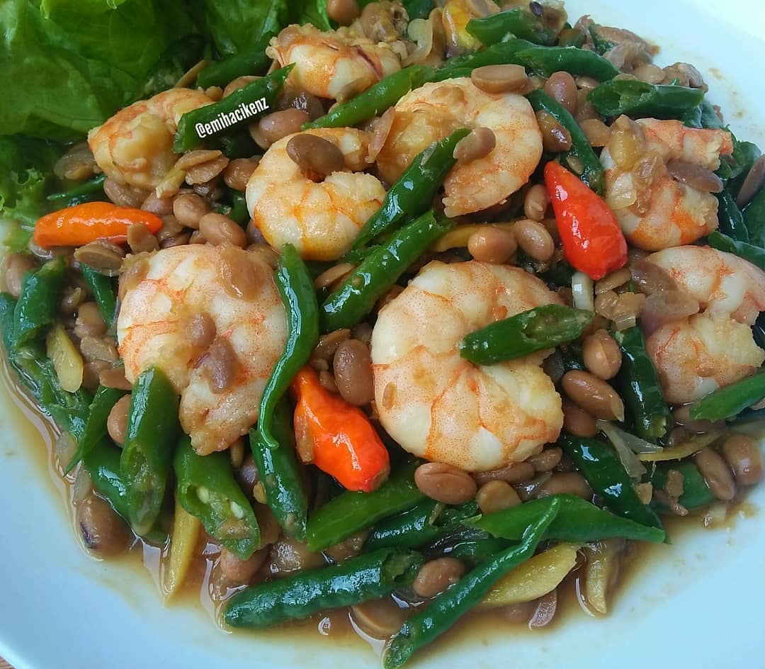 Shrimp with Fermented Beans and Green Chilies