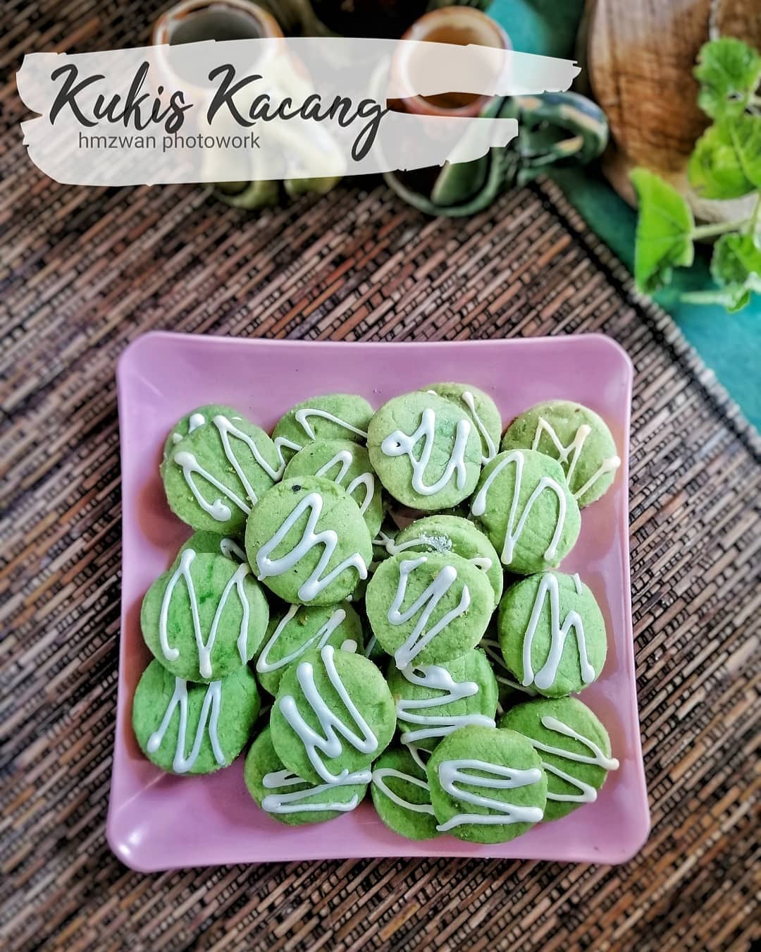 Pandan-Colored Peanut Cookies with Icing
