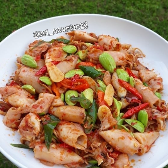 Spicy Salted Squid with Petai Beans