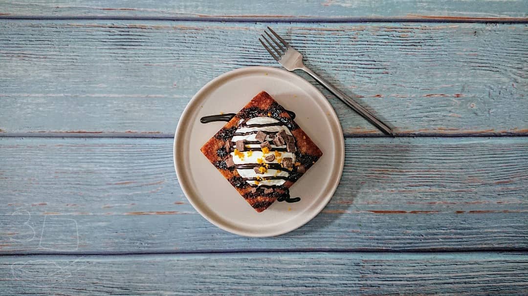 Autumnal Vanilla Baked Oats with Orange Zest