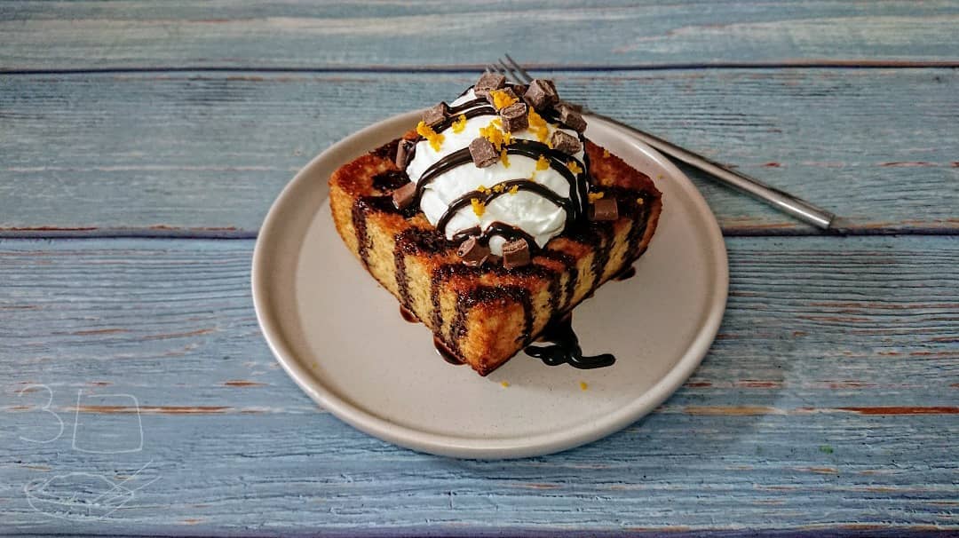 Autumnal Vanilla Baked Oats with Orange Zest