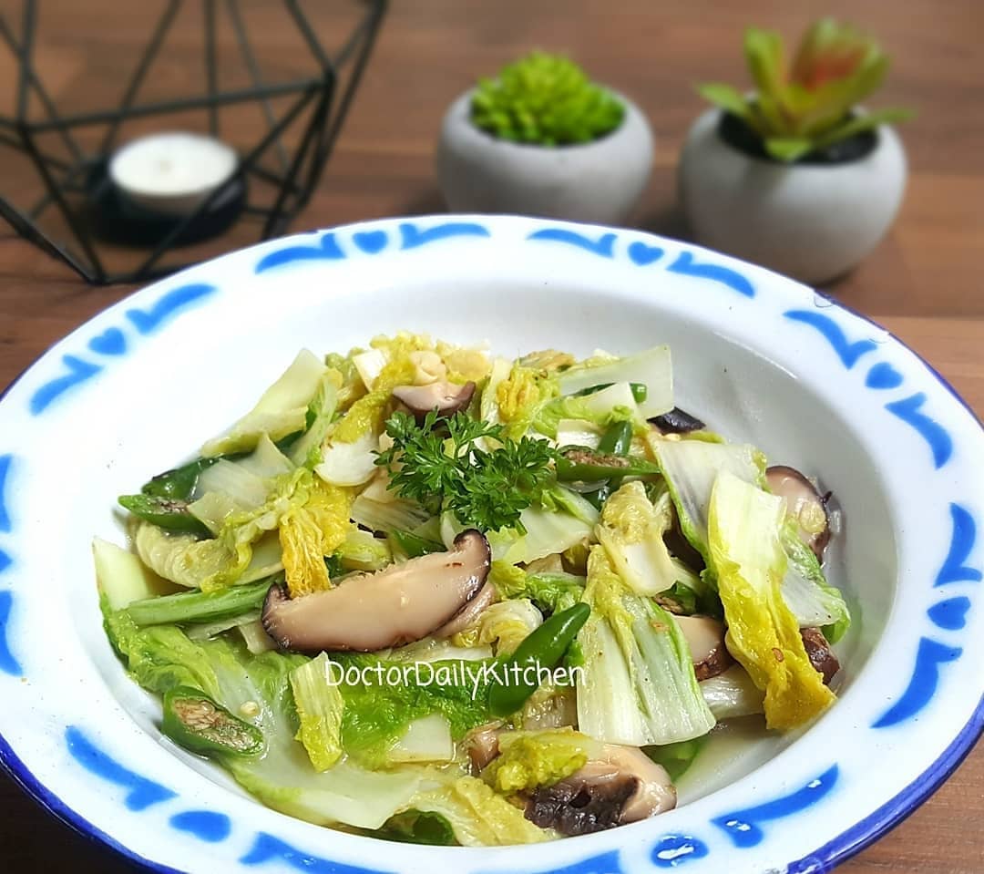 Simple Stir-Fried White Cabbage