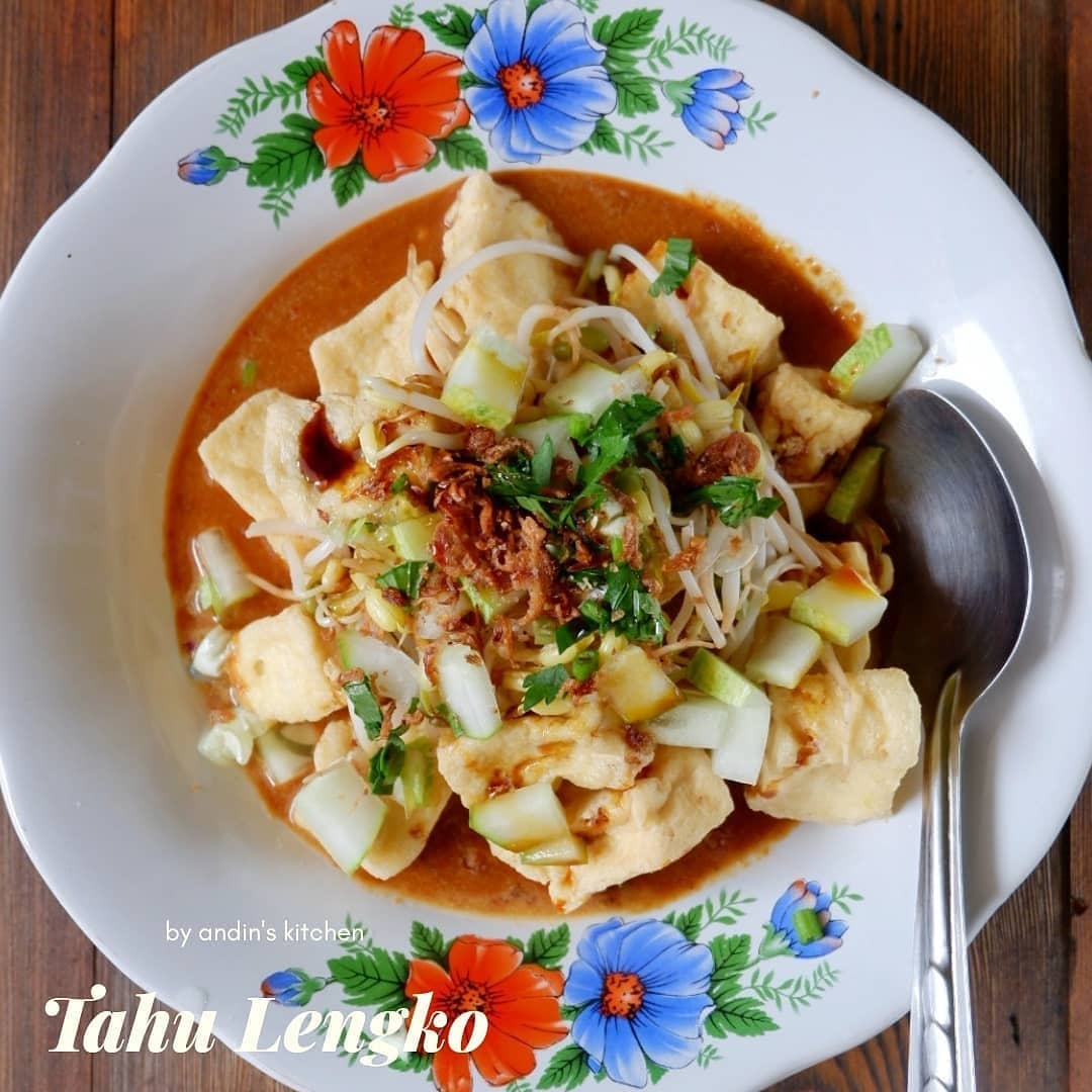 Indonesian Tofu Salad with Peanut Sauce