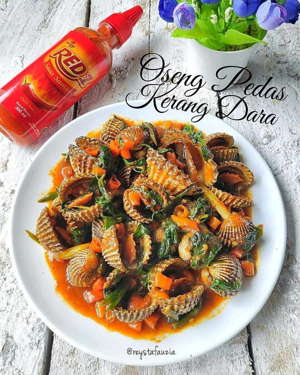 Spicy Indonesian Mussel Stir-Fry