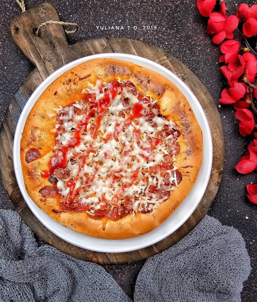 Homemade Pizza with Bolognese Sauce