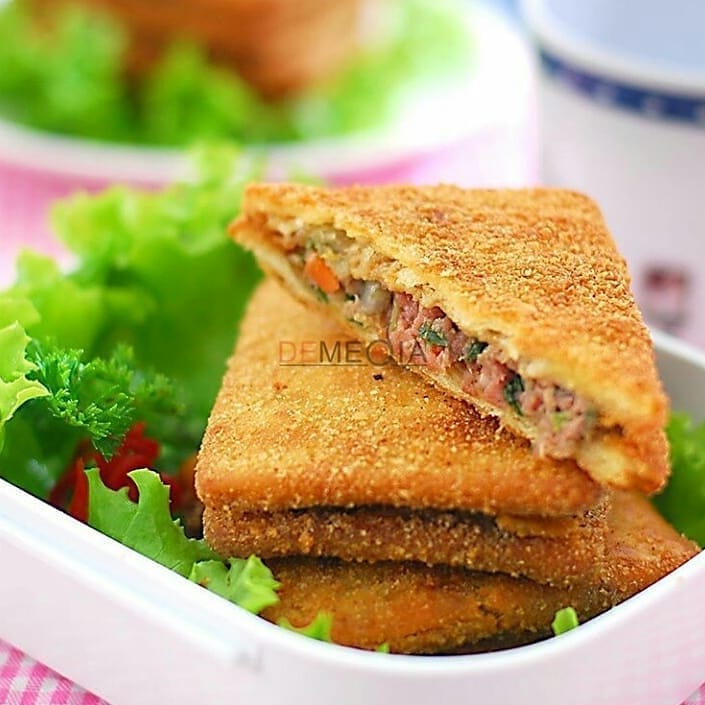 Fried Crackers with Vegetable Filling