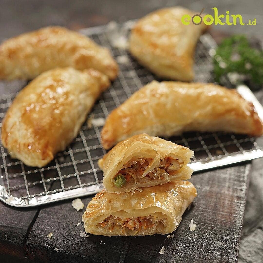 Seafood and Vegetable Stuffed Pastry