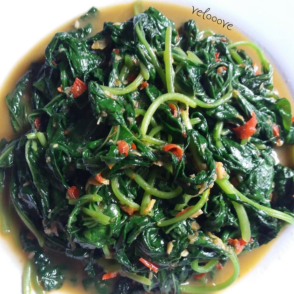 Stir-Fried Tapioca Leaves with Shrimp Paste