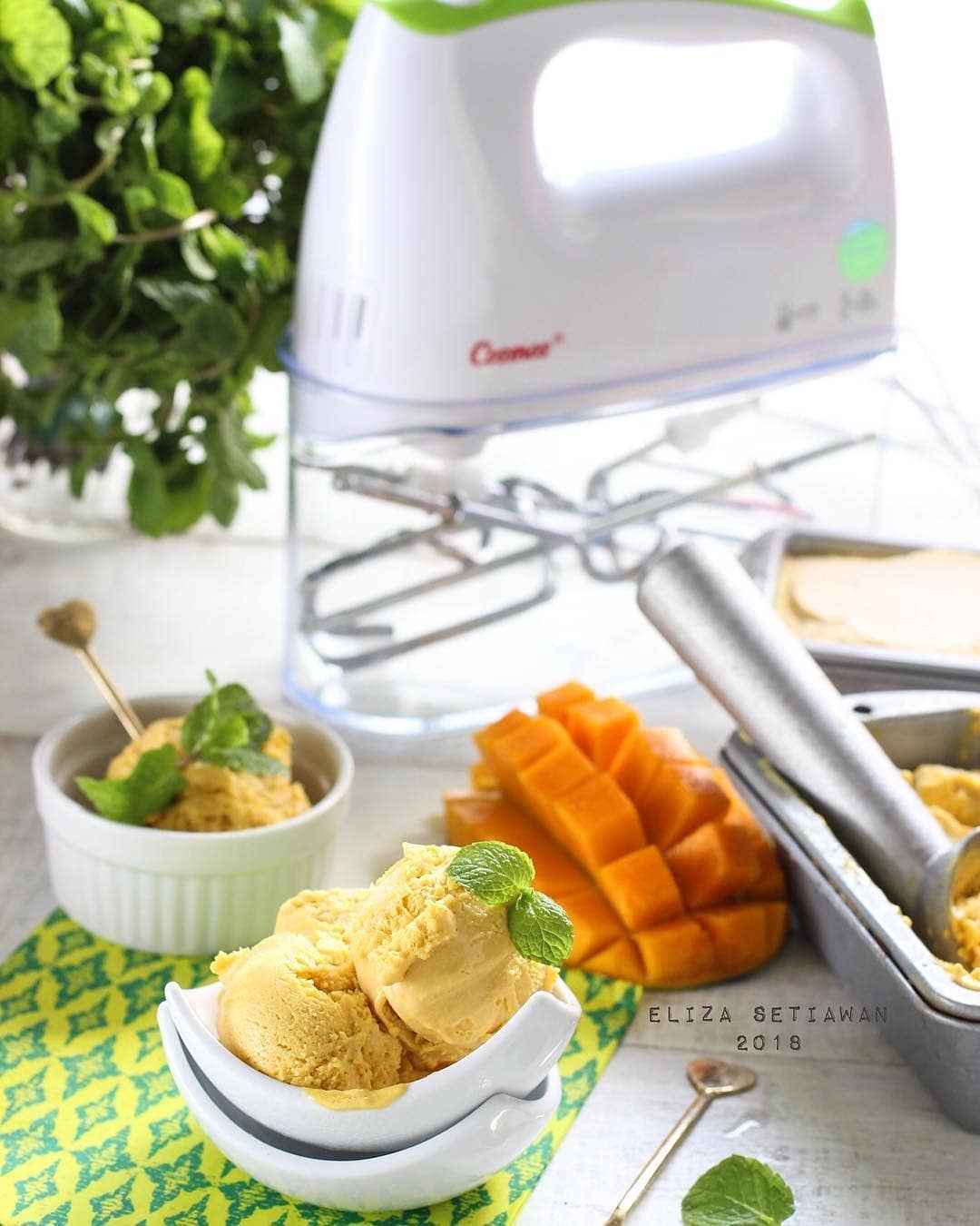 Quick Mango Ice Cream