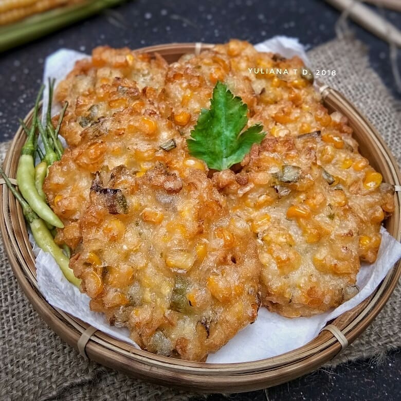 Crispy Indonesian Corn Fritters