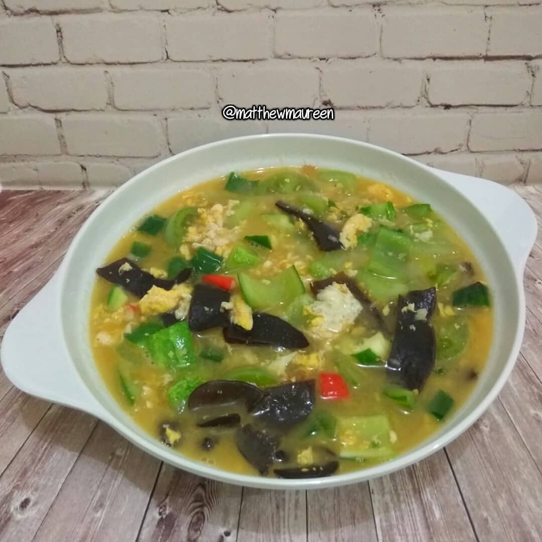 Stir-Fried Cucumber and Mushroom
