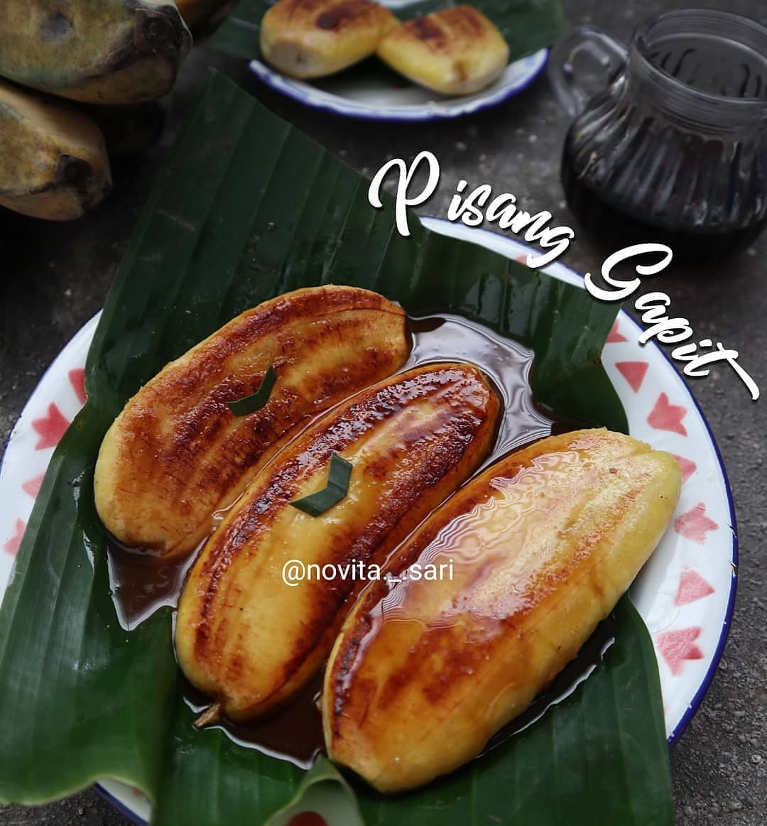 Grilled Flattened Bananas with Brown Sugar Sauce