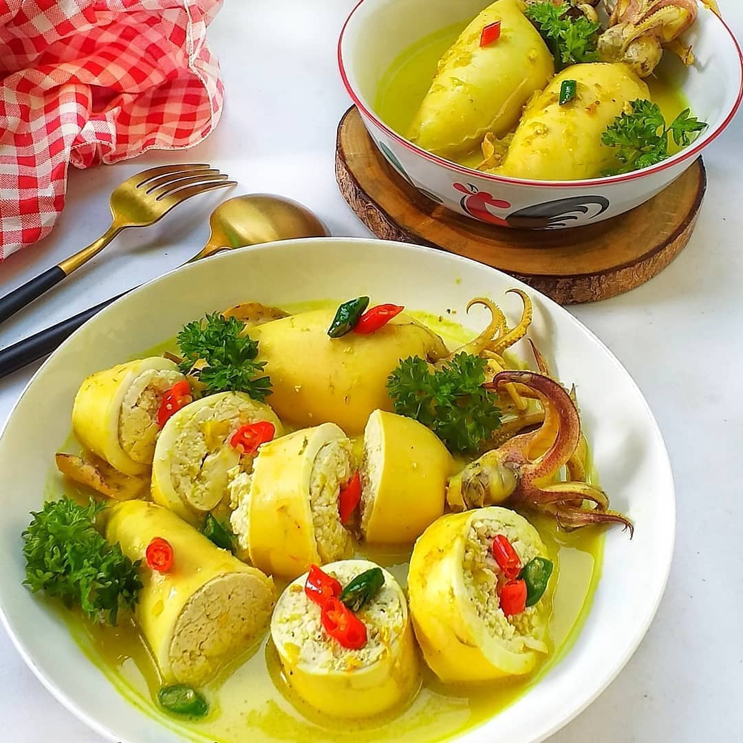 Indonesian Squid and Tofu Curry