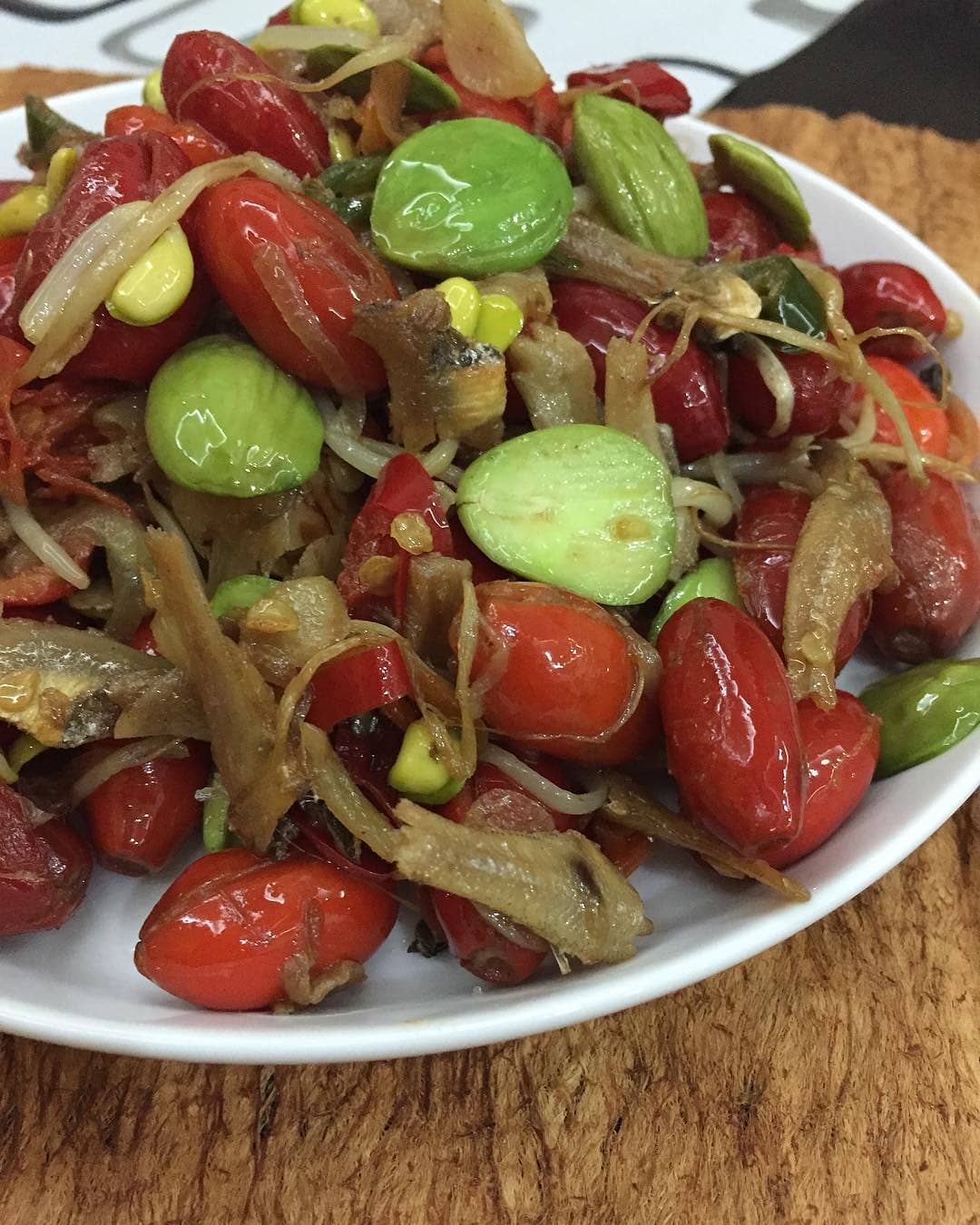 Stir-Fried Melinjo with Anchovies