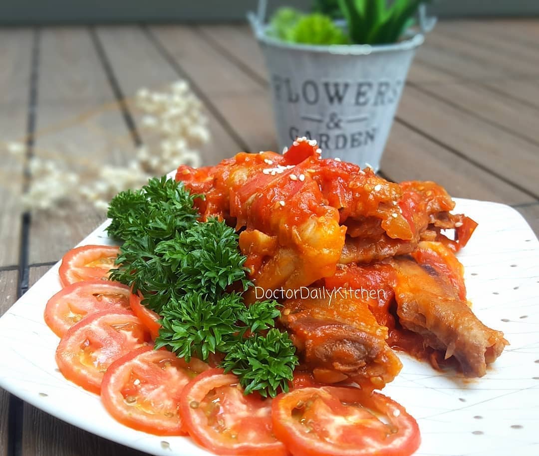 Chicken in Tomato Sauce