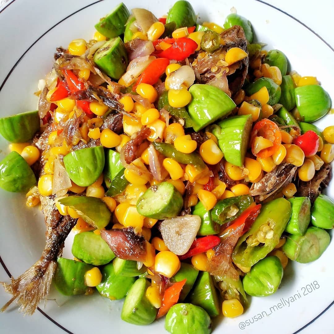 Salted Fish and Sweet Corn Stir-Fry