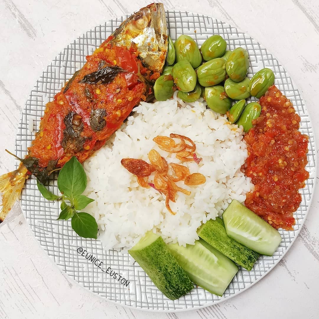 Indonesian Steamed Mackerel Pepes