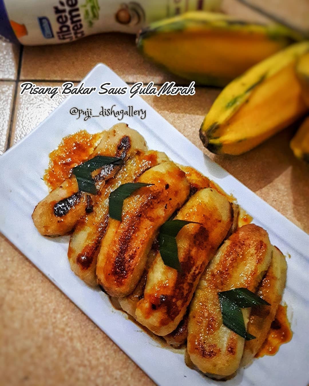 Grilled Banana with Palm Sugar Sauce