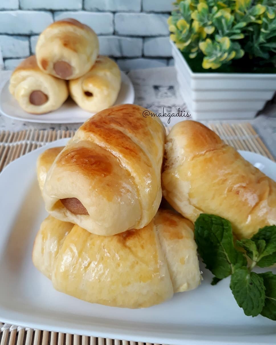 Mini Sausage-Filled Bread