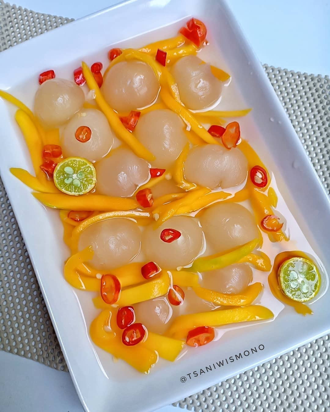 Spicy Pickled Longan and Mango