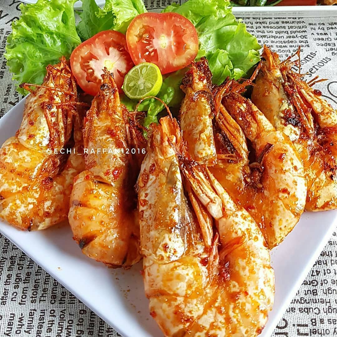 Pan-Grilled Shrimp with Indonesian Spices