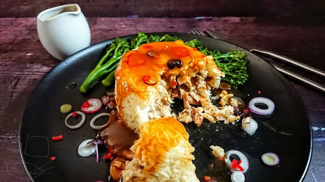 Rice Bomb with Vegetarian Filling and Sauce