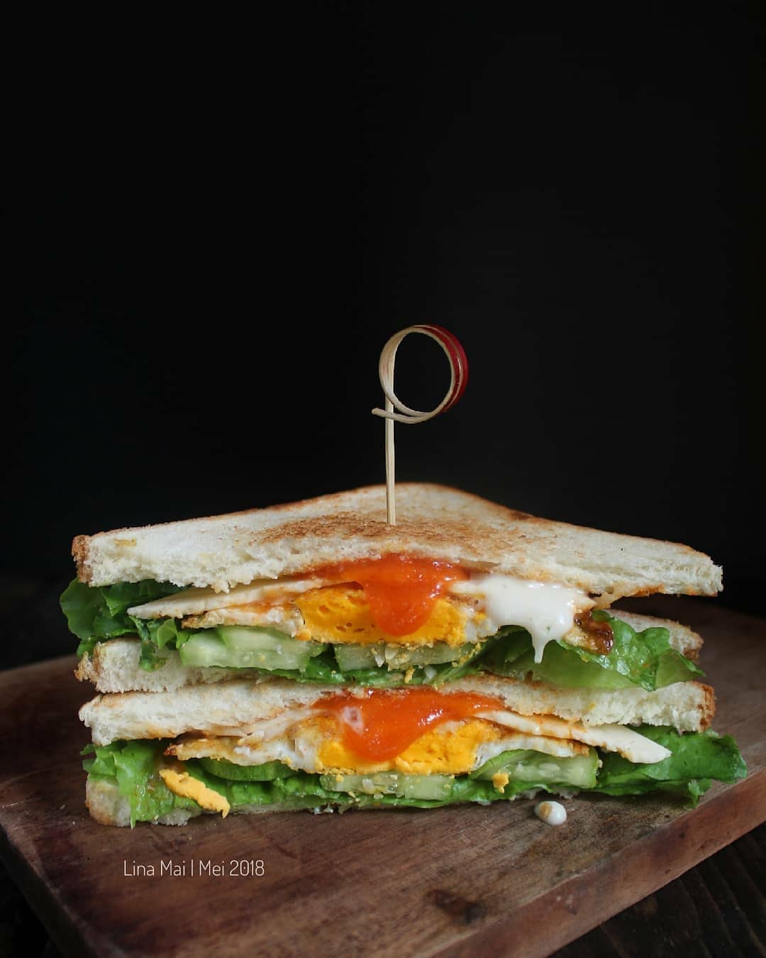 Easy Fried Egg Sandwich with Veggies