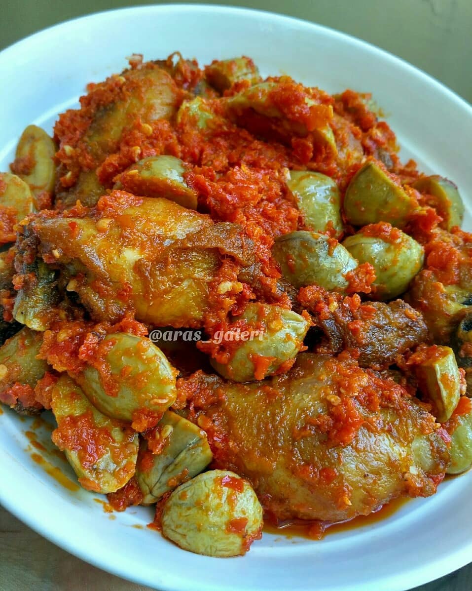 Spicy Fried Chicken with Jengkol