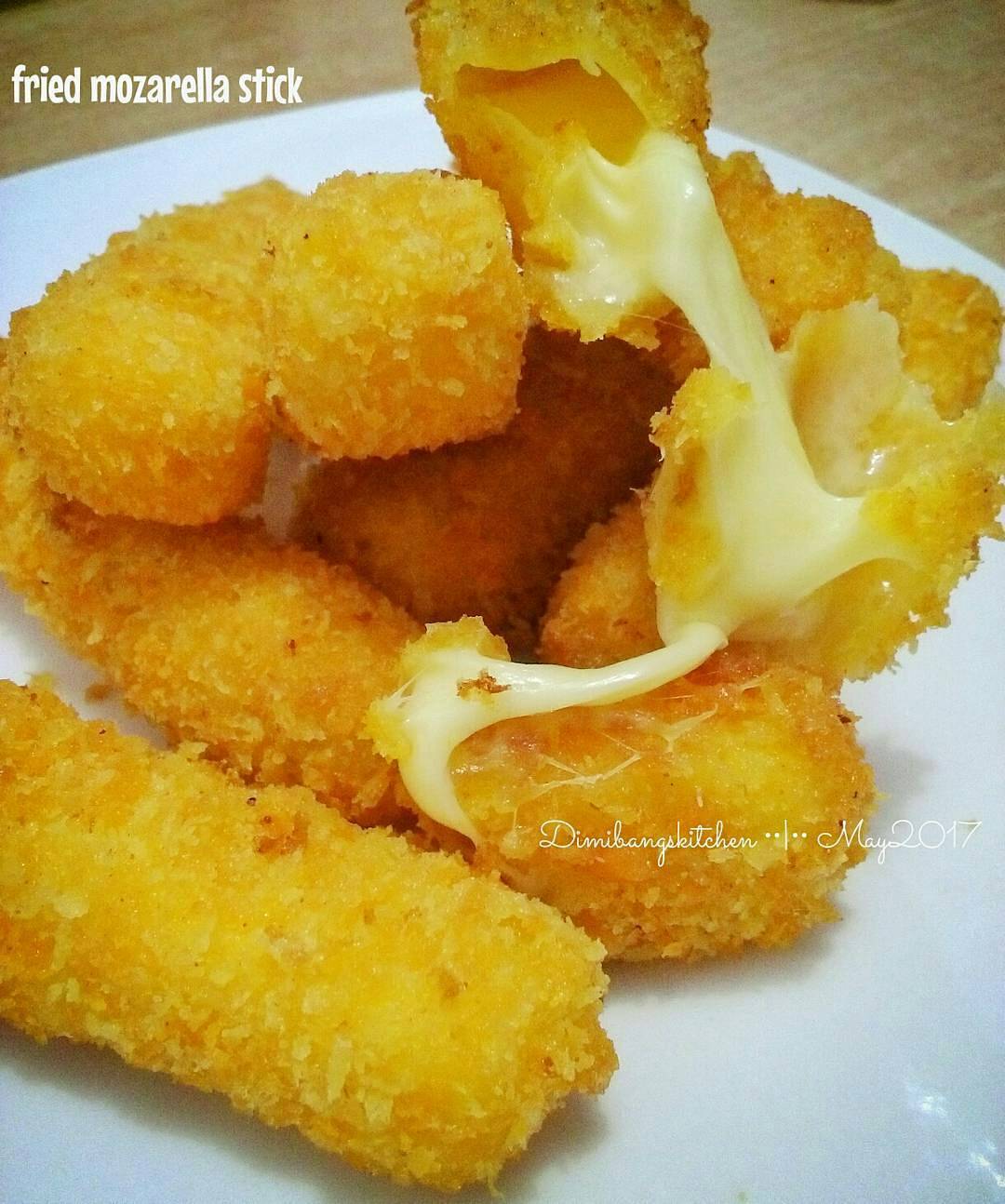 Crispy Fried Mozzarella Sticks