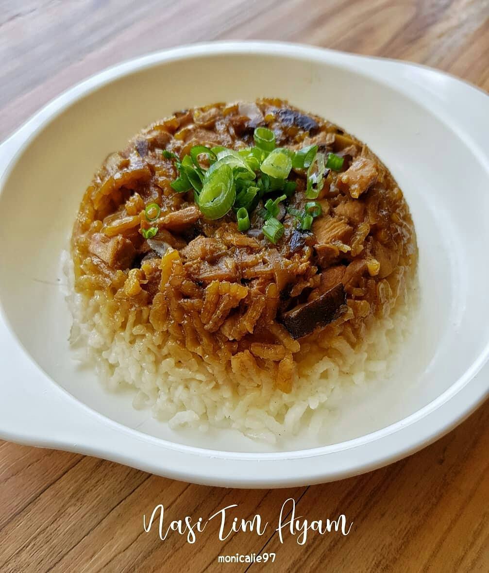 Steamed Chicken Rice with Sauce
