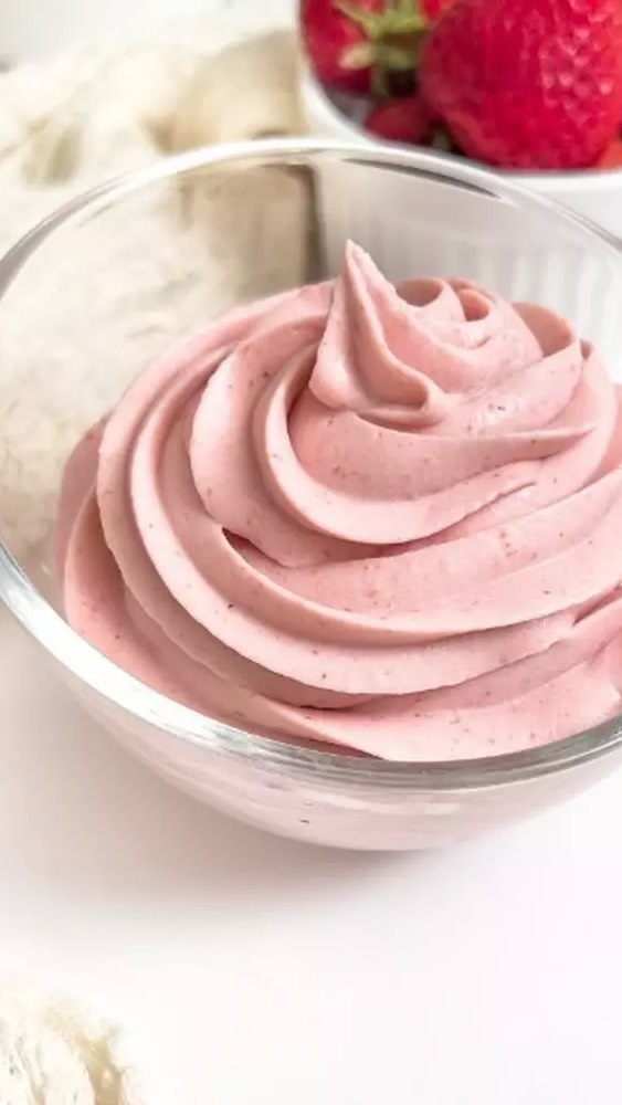 Easy Summer Strawberry Mousse
