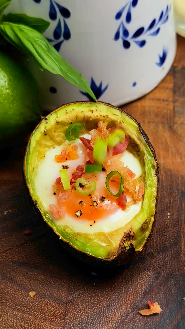 Breakfast Avocado Egg Cups