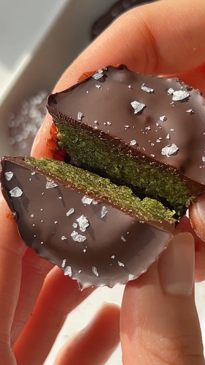 No-Bake Matcha Chocolate Cups