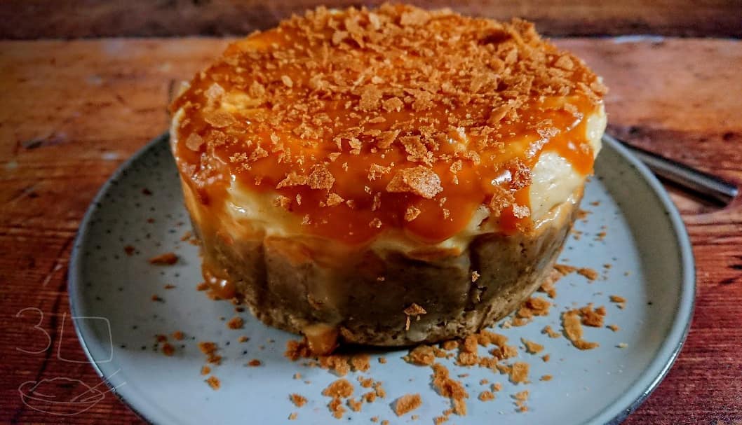Caramel and Vanilla Baked Cheesecake