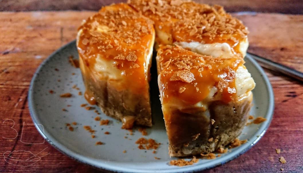 Caramel and Vanilla Baked Cheesecake